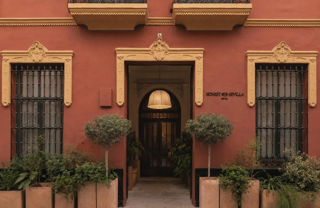 Honest Sevilla Hotel-1