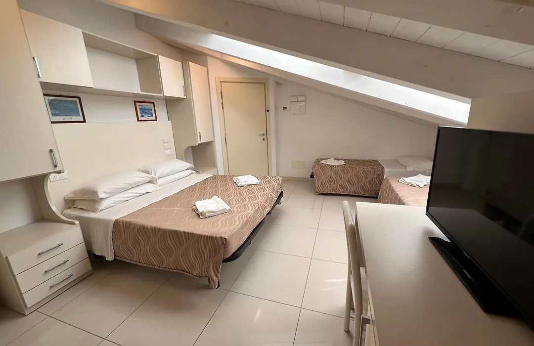 Hotel Leoni-1