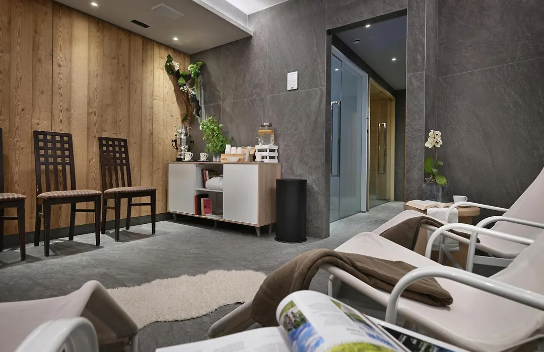 Hotel Cristallo-1