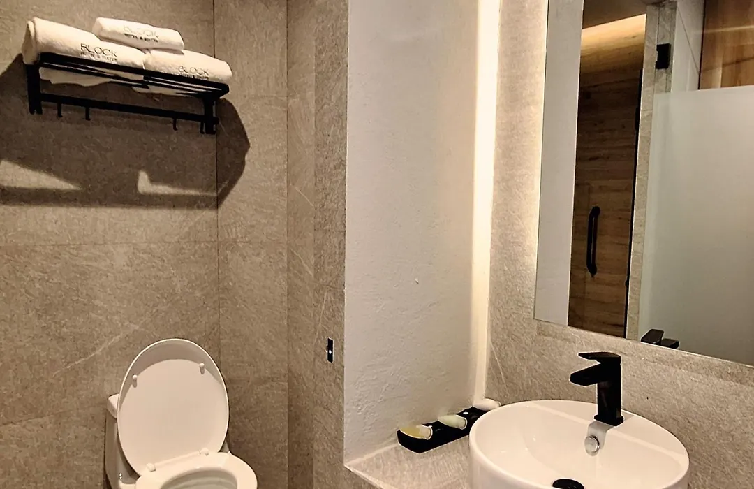 Hotel Block Suites-1