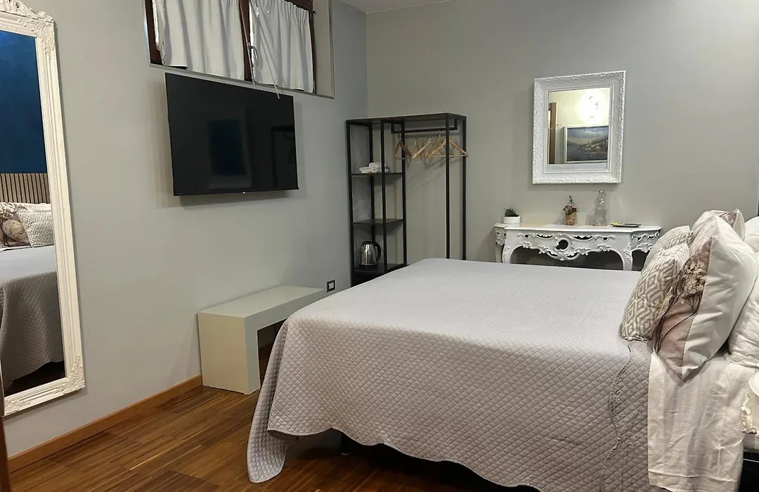 Aurelia Garden Gold B&B-1