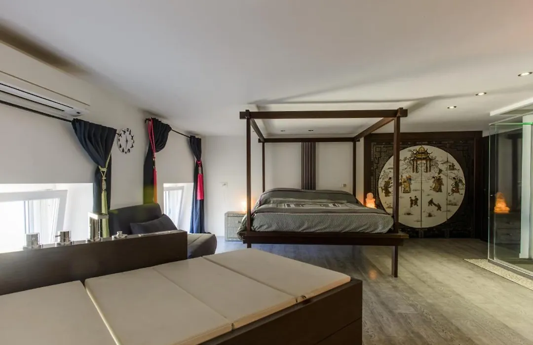 Luxury Suite San Carlo-1