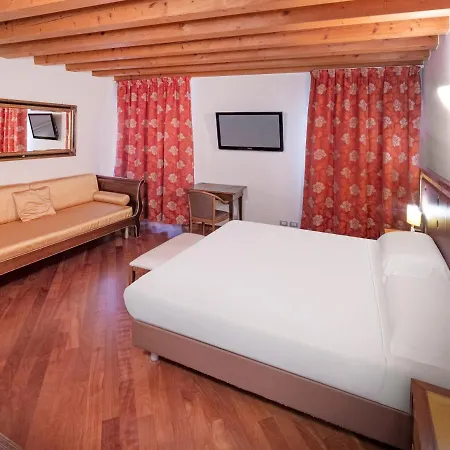 City Centre Rooms And Apartments-3