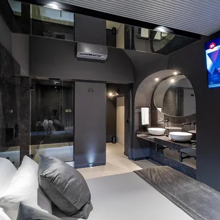 4 Suites " Unconventional Living Rooms "-2