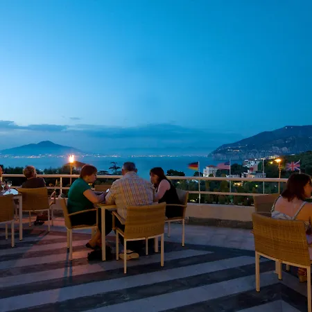Grand Hotel Vesuvio-2