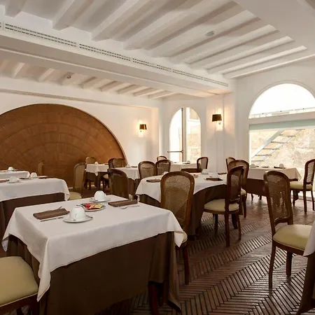 Hotel Degli Artisti-3
