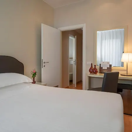 National Hotel-2