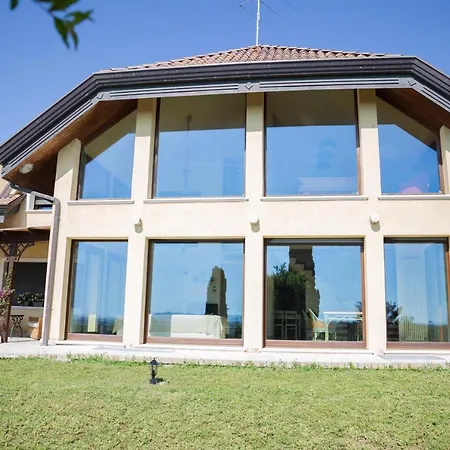 Villa Rolls - Porzione di Villa con piscina,giardino e parcheggi-3