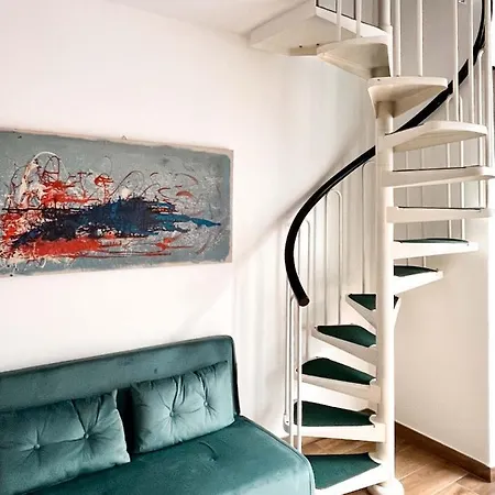 Portico 32-3