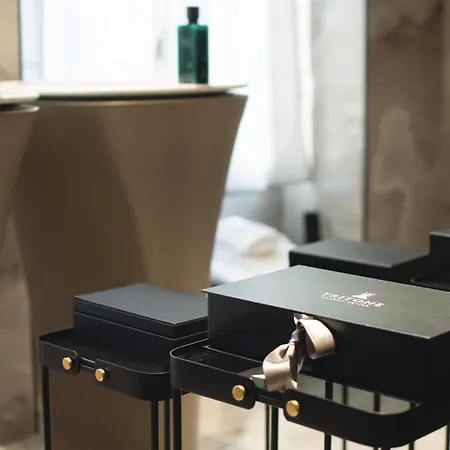 Tritone Luxury Suites Fontana Di Trevi-2