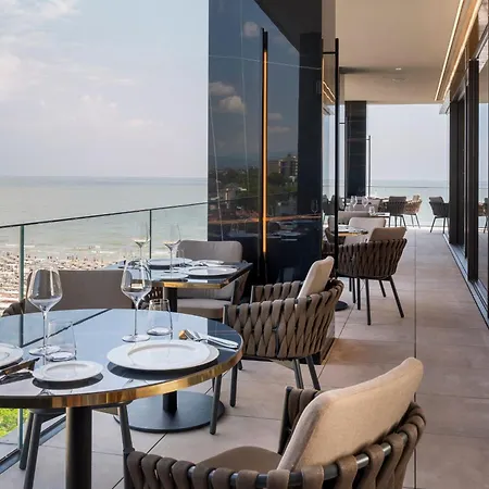 The Promenade Luxury Wellness Hotel-3
