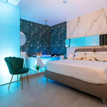 MAZZINI LUXURY JACUZZY SUITE Catania-2
