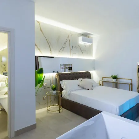 MAZZINI LUXURY JACUZZY SUITE Catania-3