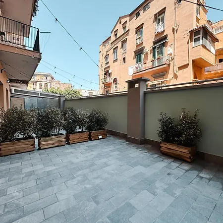 Re Lazzarone Suite-2