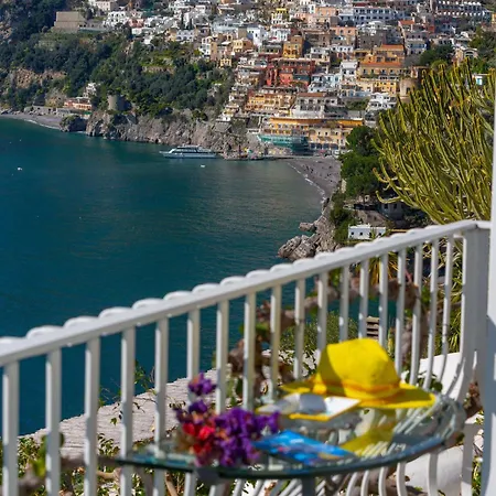Amore Rentals - Villa Le Sirene-2