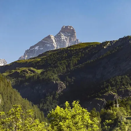 Chalet Matterhorn Francois - Central Alpine Chalet With Private Spa & Breakfast-2