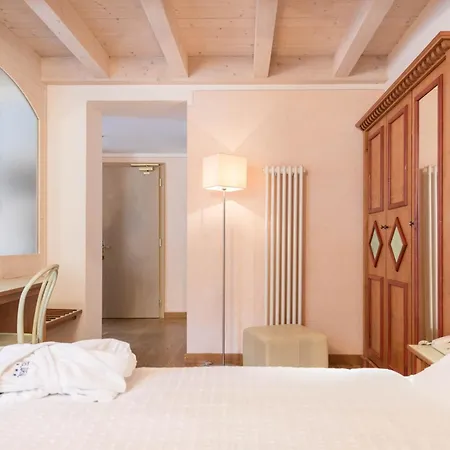 Hotel Ideal-3