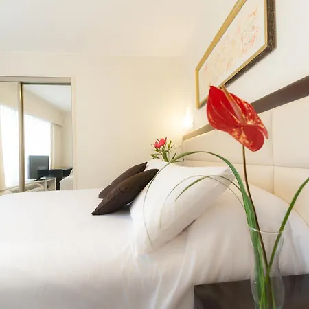 Roosevelt Hotel & Suites-3