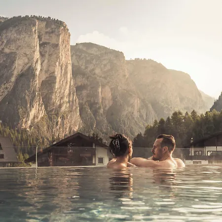 Hotel Continental Dolomites-2