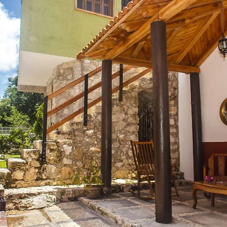 Casa de Zari B&B-2