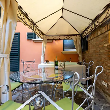 Bolognaroomscom - Isaia Garden Private Garden Spa Bath-2