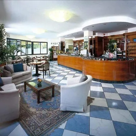Hotel President-2