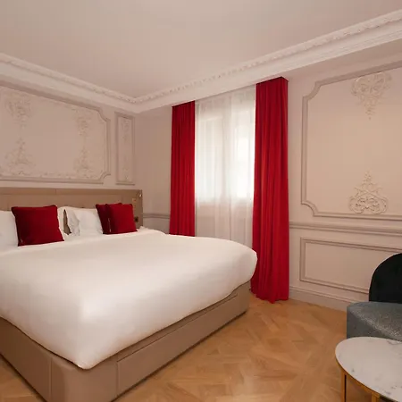 Le Triomphe Paris-3