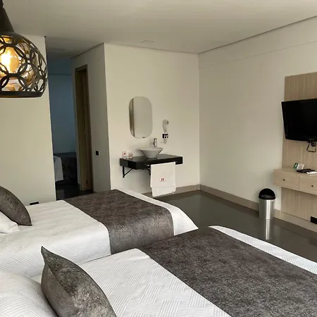 Hotel Merlott 70-3