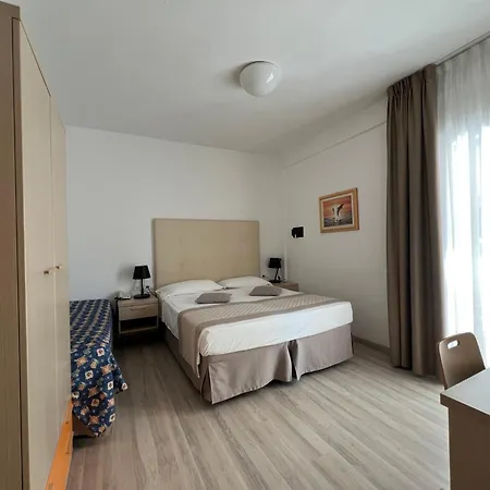 Hotel Strand A Frontemare-3