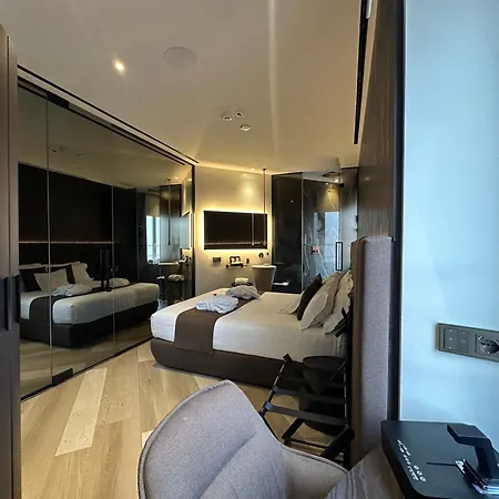Tritone Luxury Suites Fontana di Trevi-3