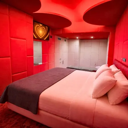 V Hotel-3