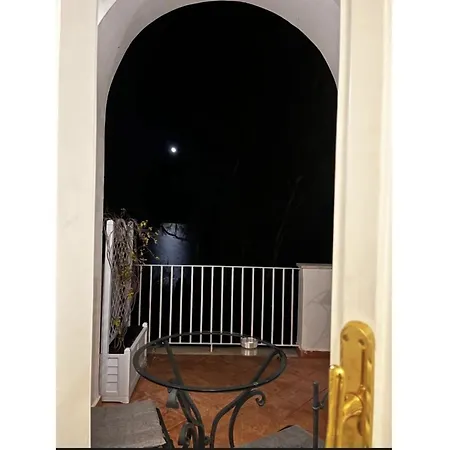 Villacore Capri-2