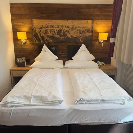 Hotel Alaska-2