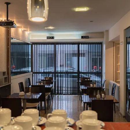 Zoom Apartments Hotel-2