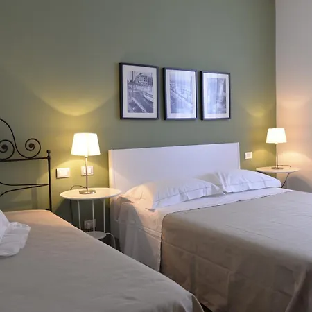 Bed And Breakfast 22 Garibaldi Home-2