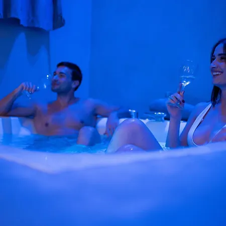 Four Luxury Suite-3
