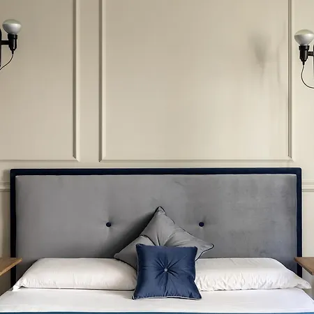 Blue Inn Luxury Suites-3