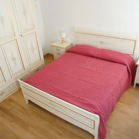 B & B Nina-2