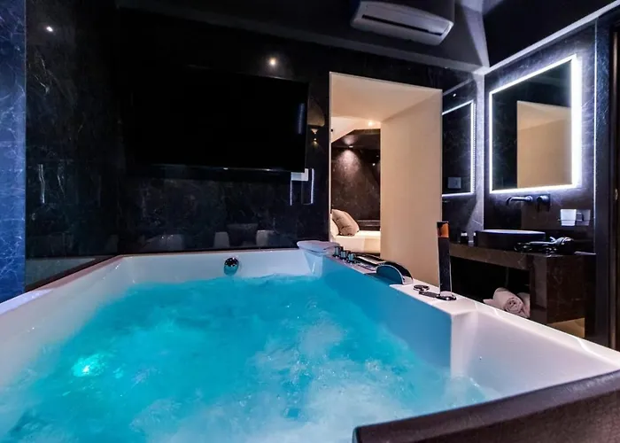 4 Suites " Unconventional Living Rooms " Catania