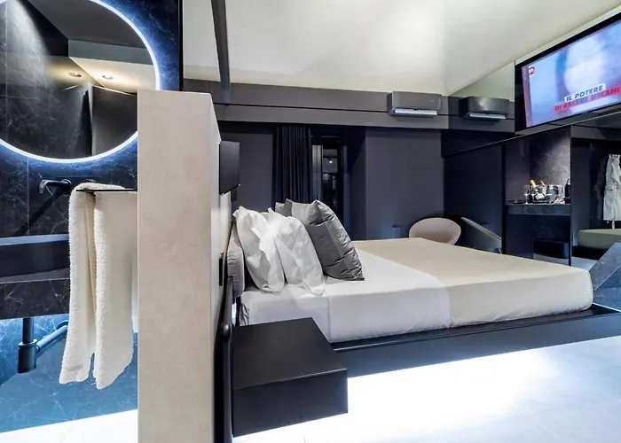 4 Suites " Unconventional Living Rooms " Catania