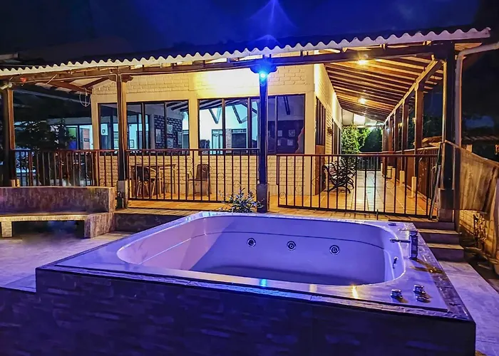VILLA ALEJANDRA - Hermosa FINCA cerca al centro - Sendero - Jacuzzi Popayán