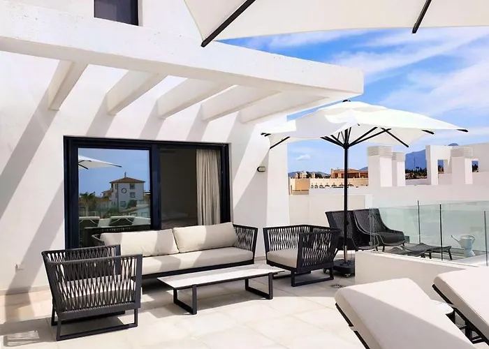 Villa Penthouse cortijo del golf puerto banus Estepona