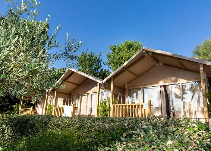 Hu Roma Camping In Town