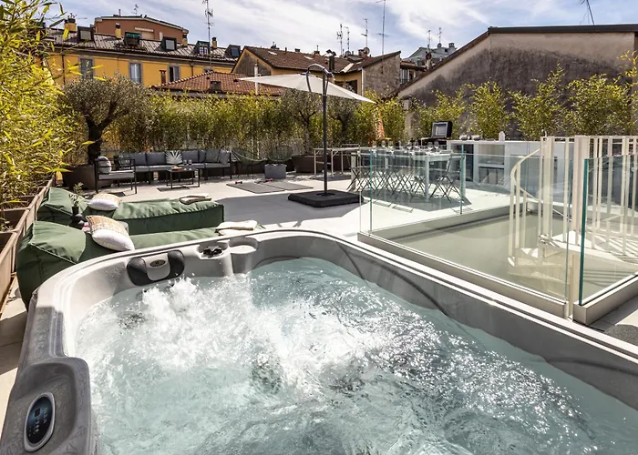 Villa Loft In Milan With Private Terrace & Jacuzzi