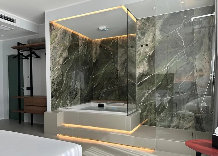 Omi Aparthotel Caserta