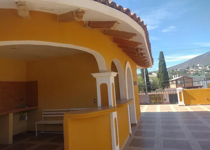 Hotel El Refugio Bernal