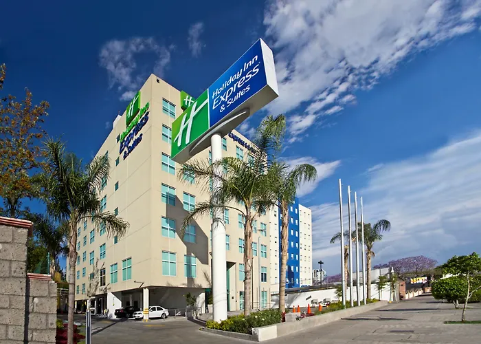 Holiday Inn Express & Suites Queretaro By Ihg