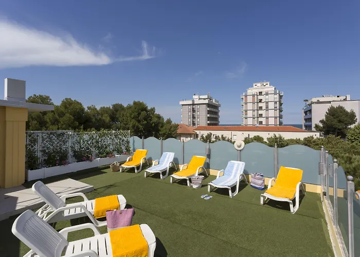 Hotel Cannes - in pieno centro Riccione