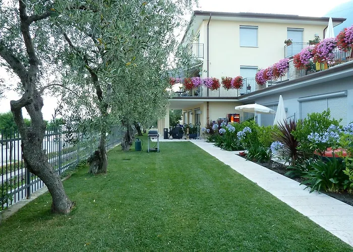 Villa Treccani Apartments Malcesine